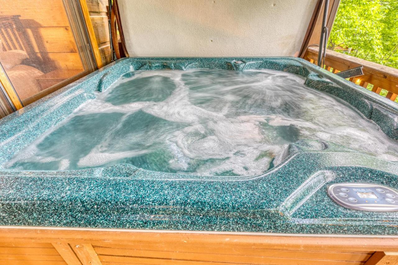Secluded Sunrise Ridge-10 Min From Blue Ridge, King Beds, Hot Tub, 2 Porches, Fireplace Wood Burning, Mountain View, Cozy Kültér fotó