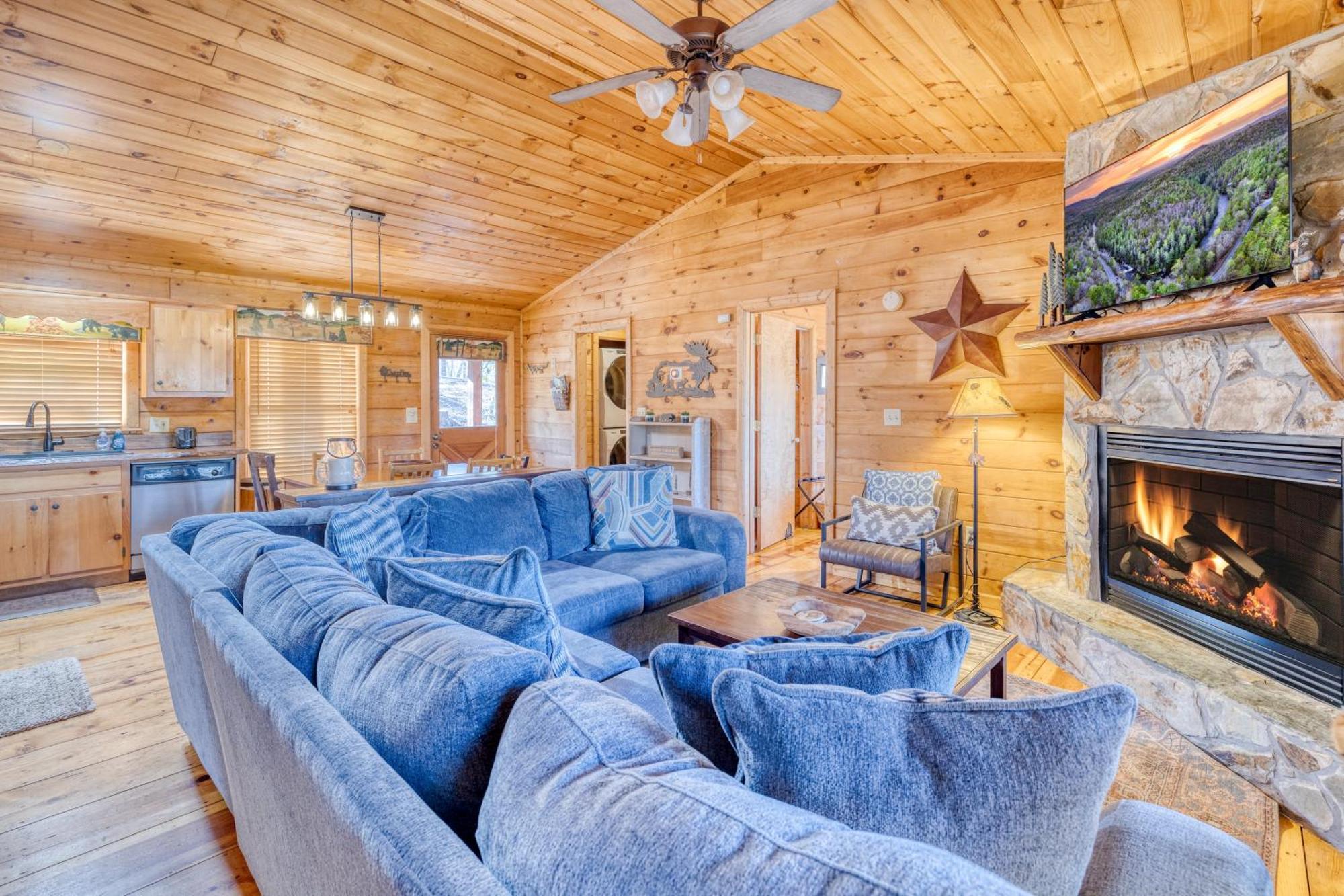Secluded Sunrise Ridge-10 Min From Blue Ridge, King Beds, Hot Tub, 2 Porches, Fireplace Wood Burning, Mountain View, Cozy Kültér fotó