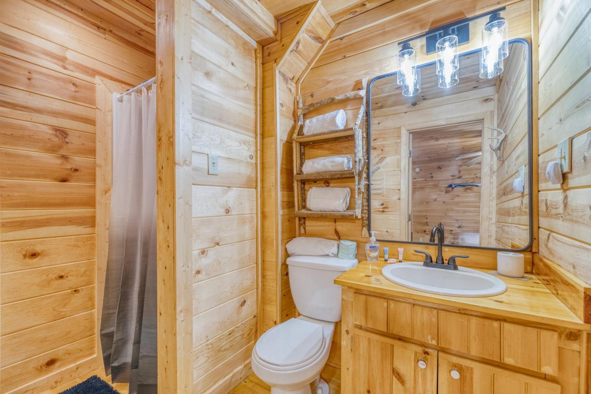 Secluded Sunrise Ridge-10 Min From Blue Ridge, King Beds, Hot Tub, 2 Porches, Fireplace Wood Burning, Mountain View, Cozy Kültér fotó